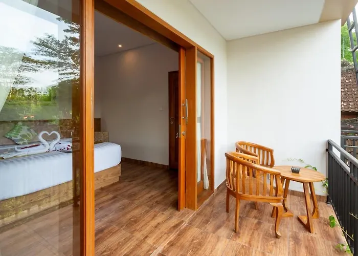 Graha Shanti House فندق